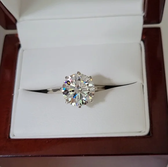 New 4ct Certified Moissanite Engagement Ring, size 7 - Picture 1 of 9